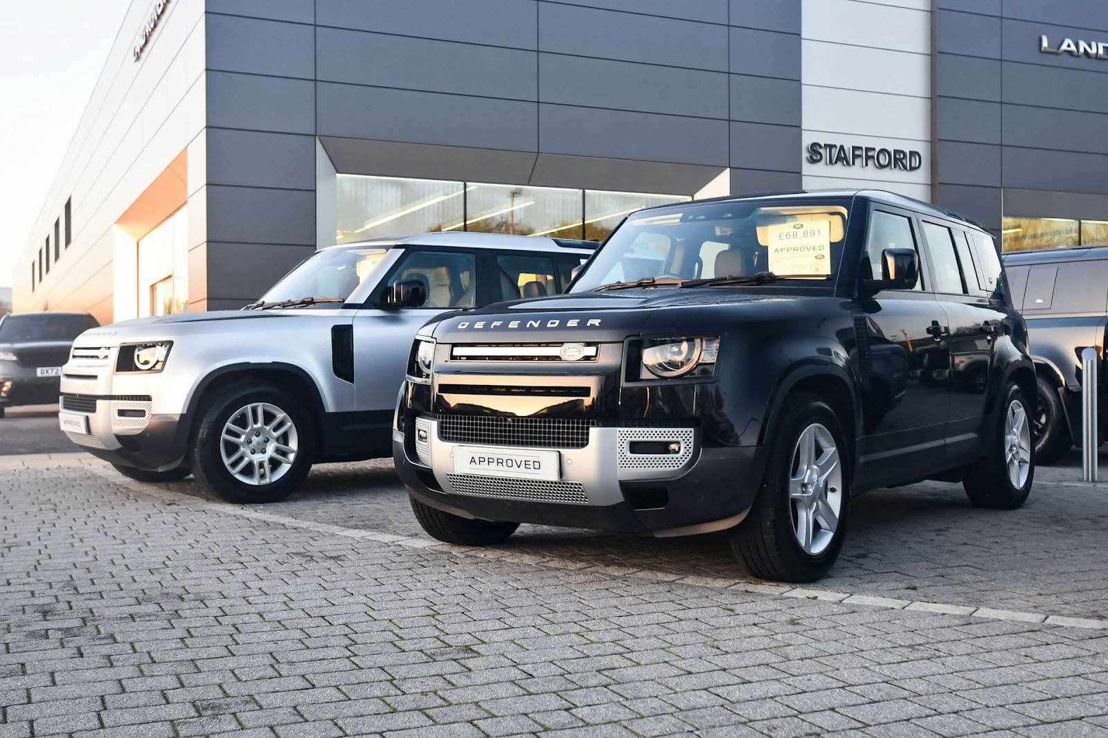 7 Luxury Car Rental Tips For a Stress-Free Vacation